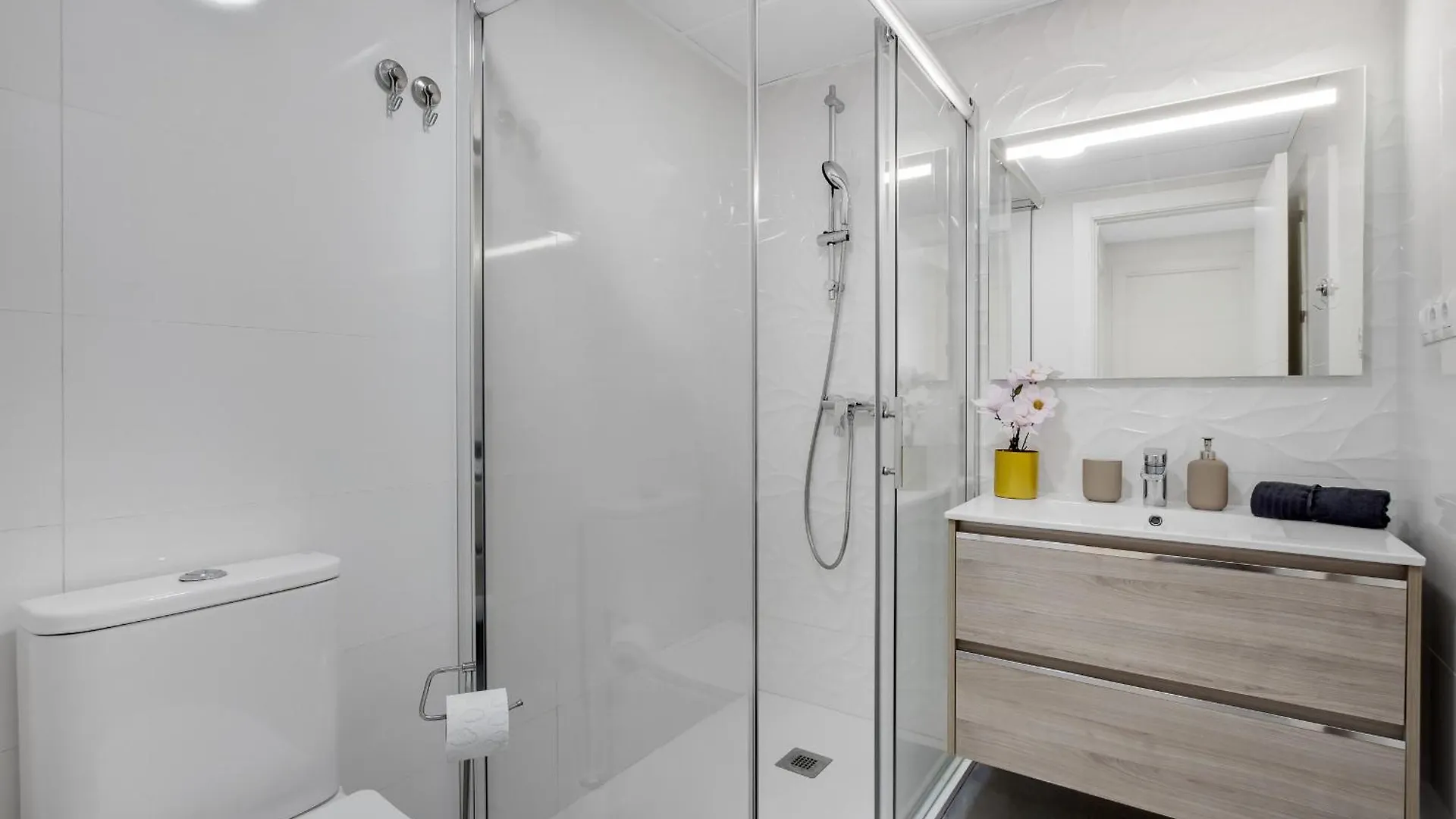 The Charming Oasis! 2 Bedrooms - By Hellodomik Benalmádena 0*,