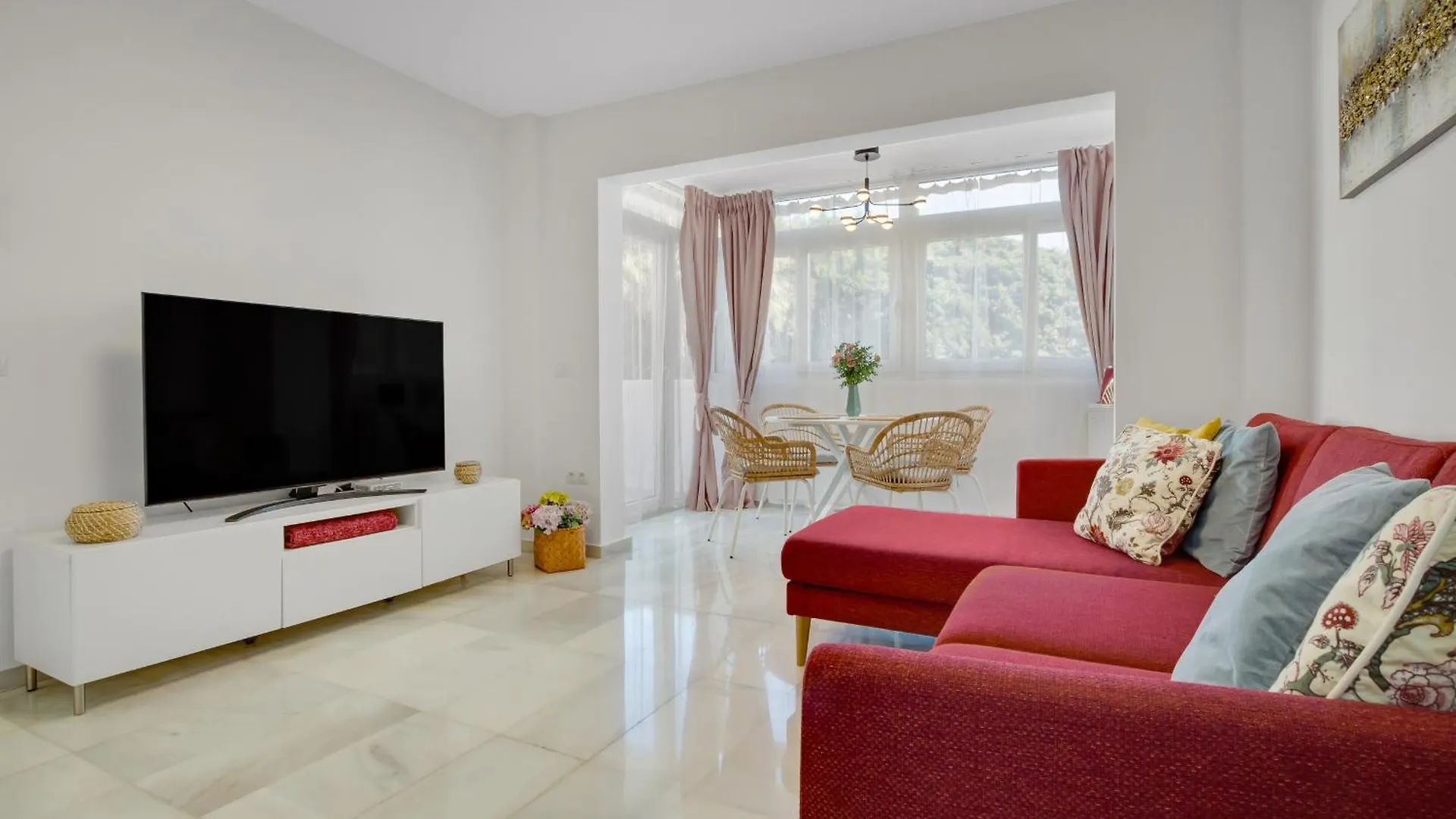 The Charming Oasis! 2 Bedrooms - By Hellodomik Benalmádena 0*,