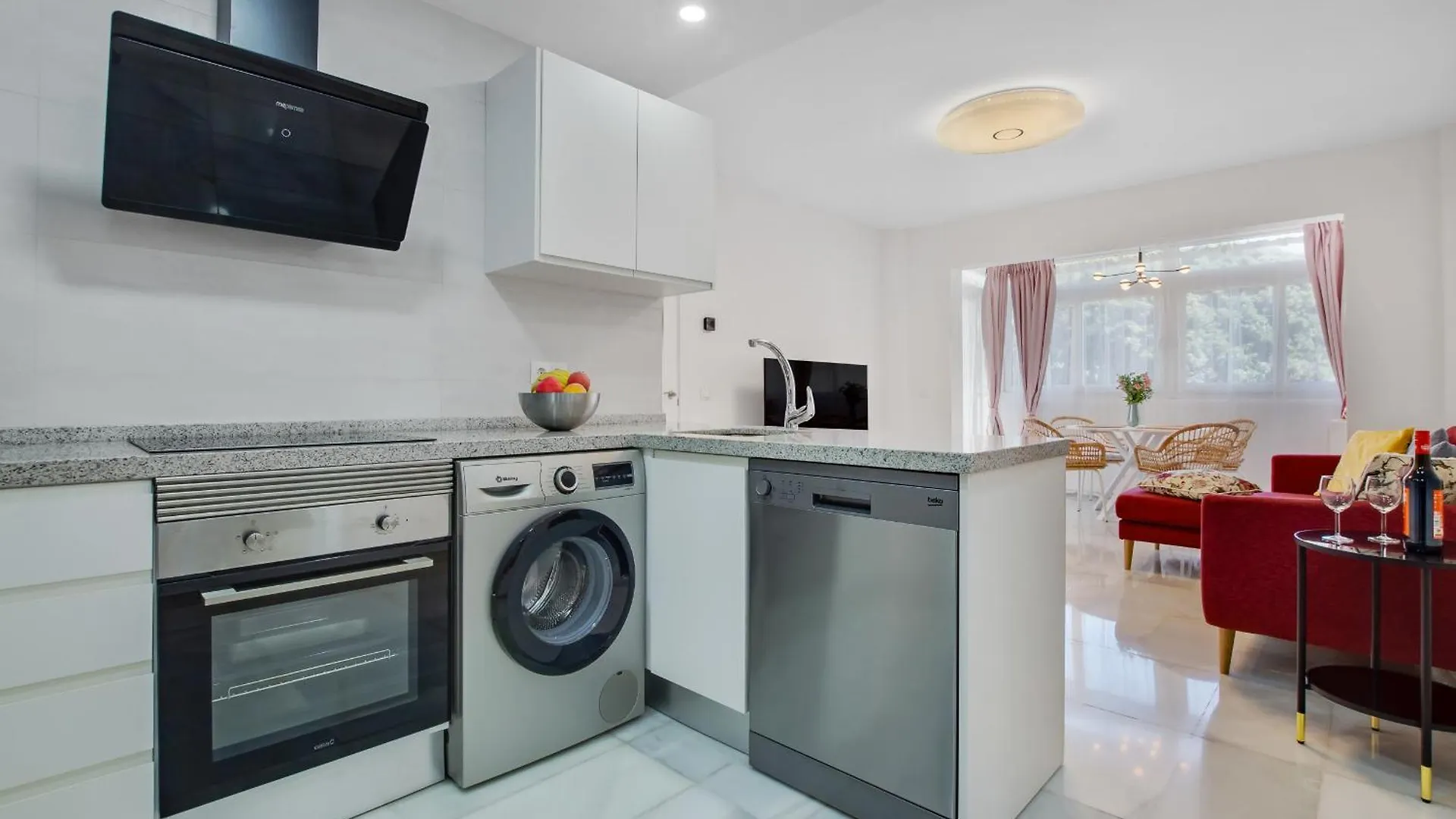 The Charming Oasis! 2 Bedrooms - By Hellodomik Benalmádena Apartament
